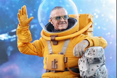 Guardiani Della Galassia Vol L Action Figure Hot Toys Del Cameo Di Stan Lee Cineblog