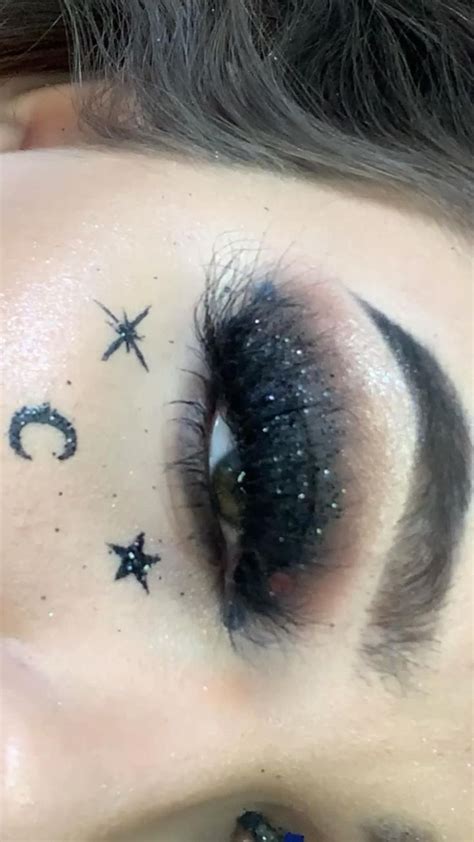 Glitter Smokey Eye | Glitter smokey eye, Eye makeup, Smokey eye