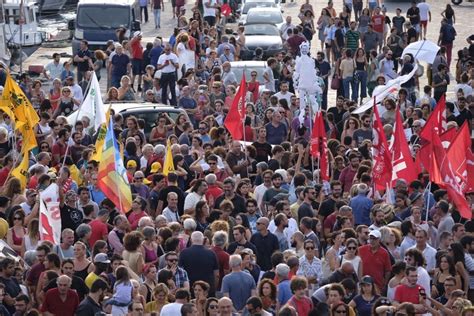 Diciotti In Centinaia Al Sit In Di Catania La Repubblica