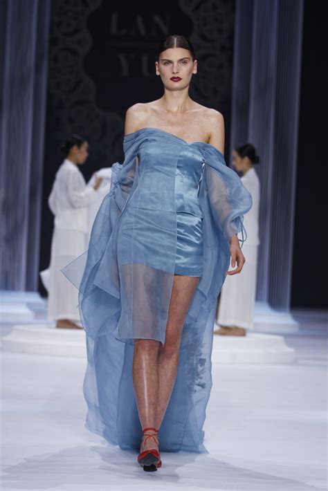LAN YU COUTURE – Fall Winter 2015/16 | FASHION INSIDER MAGAZINE