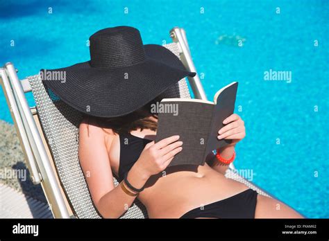 Woman Body Bikini Model Hi Res Stock Photography And Images Alamy