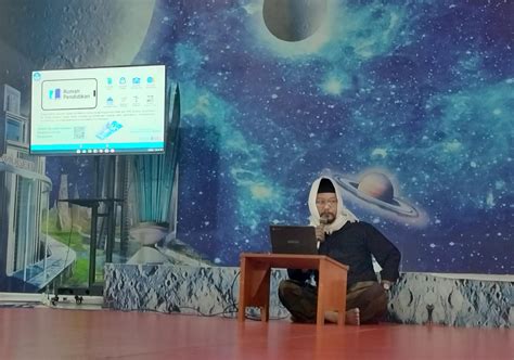 Ngaji Tafsir Ibnu Katsir: Berdosa karena Terlalu Banyak Bertanya - TAGAR.CO