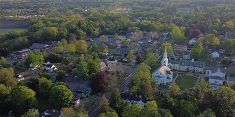 Living in Farmington, CT: 7 Reasons Why It's Amazing!