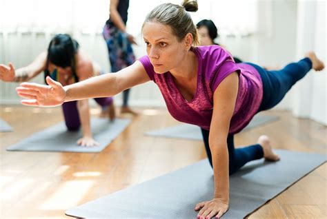 Pregnant woman in yoga class | Premium Photo - rawpixel