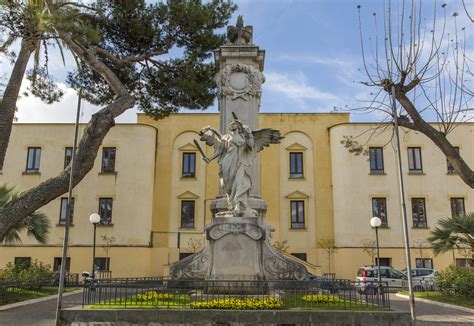 Genova Piazza Della Vittoria 12