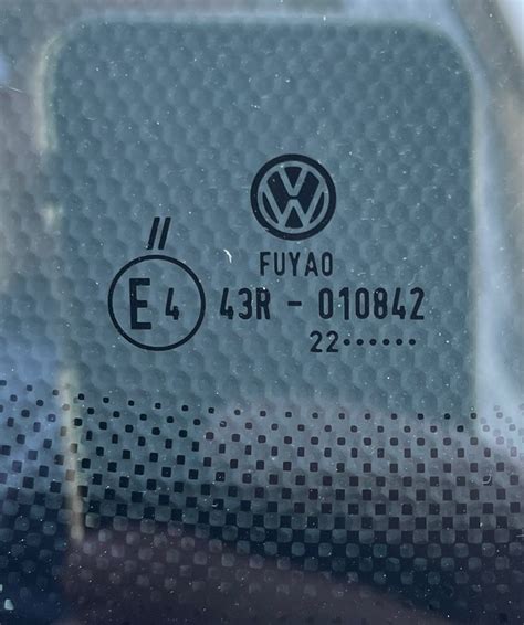 Замена лобового стекла — Volkswagen Tiguan (2G), 1,4 л, 2019 года ...