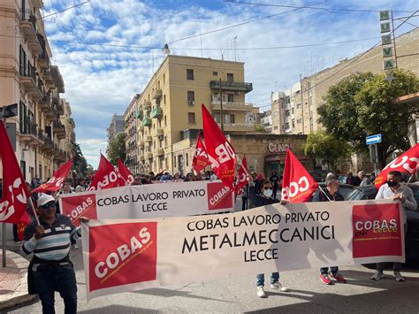 Scuola sanità trasporti urbani Il Cobas scende in piazza contro il