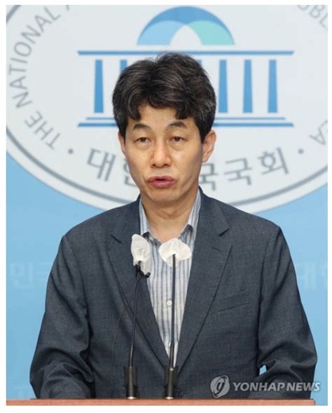 윤건영 尹대통령 이준석 답변 한방 먹이고 싶었던 것기자회견 텅빈 공갈빵 네이트 뉴스