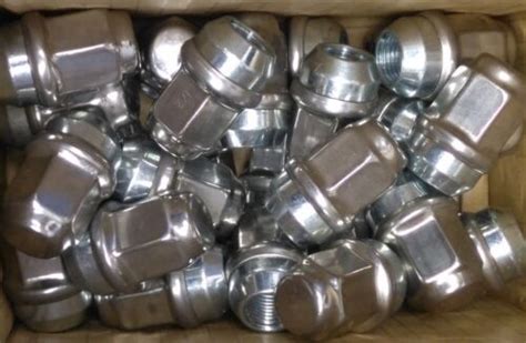 Lot Of Stainless Steel Capped Bulge Acorn Lug Nut Trailer