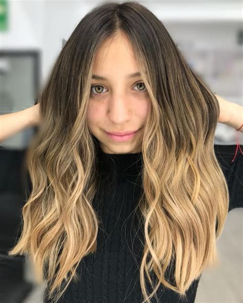 Pin en MECHAS COLORES TÉCNICAS BALAYAGE 2020 PERÚ