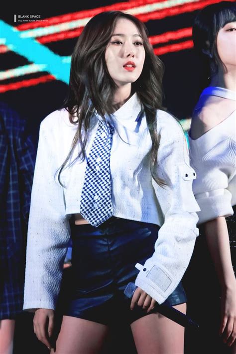 Top nữ idol hot nhất hiện nay Hwasa đè bẹp cả Jennie Taeyeon cả nhóm tân binh G I DLE