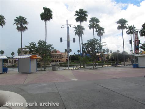 City Walk at Universal City Walk Orlando | Theme Park Archive