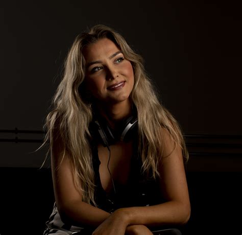 Select Radio - Your Favorite Radio