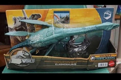 Jurassic World Gigantic Trackers Elasmosaurus Action Figure