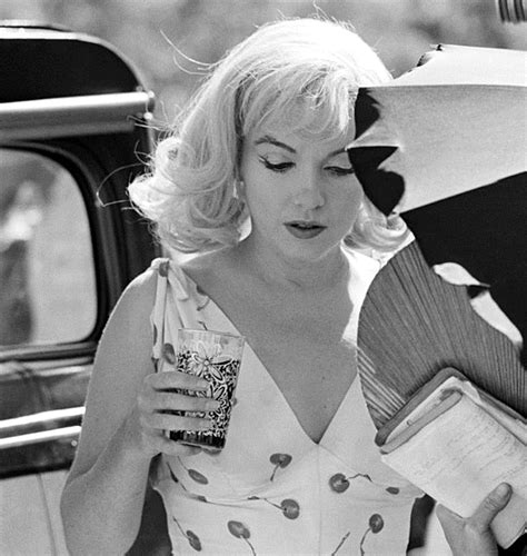 Marilyn Monroe On The Set Of The Misfits 1960 Marilyn Monroe Cara Bonita Norma Jean