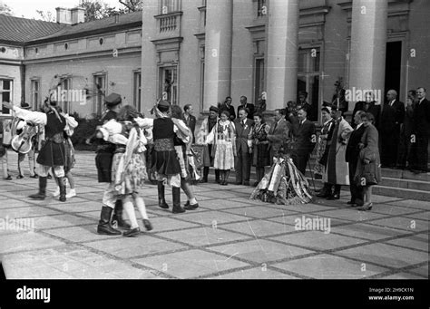 Zespol Folklorystyczny Hi Res Stock Photography And Images Alamy