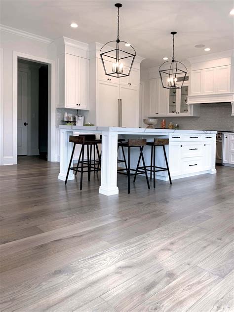 Fairway Court Gallery - Signature Hardwoods
