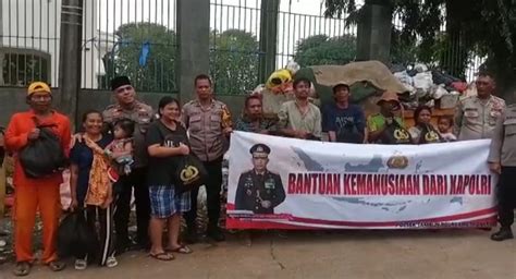 Warga Tambun Dapatkan Bantuan Kemanusiaan Dari Kapolr Bekasi Newsroom