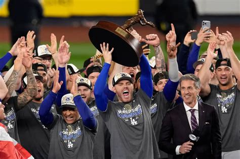 Dodgers Win World Series Dismantle Yankees In Games The Oberlin Review