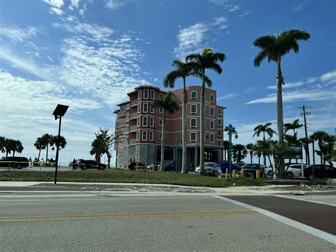 Royal Beach Club Resort | Fort Myers Beach FL