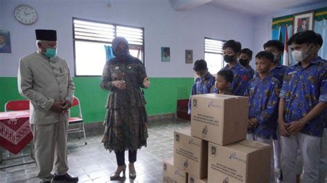 HUT Ke 218 Klaten Bupati Sri Mulyani Serahkan 1 000 Paket Sembako Ke