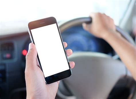 Using Your Mobile Device While Driving: Why It’s a Bad Idea