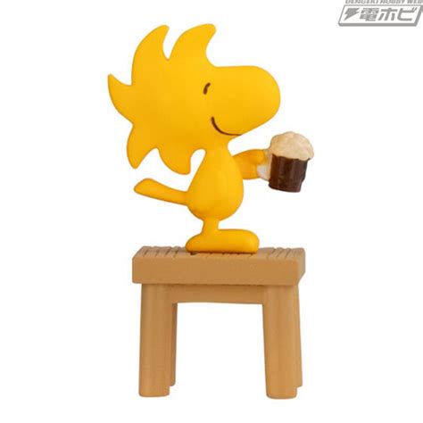 スヌーピーたちがルートビアでチアーズ！乾杯をテーマにした『peanuts』のガシャポンフィギュアが登場！ 電撃ホビーウェブ