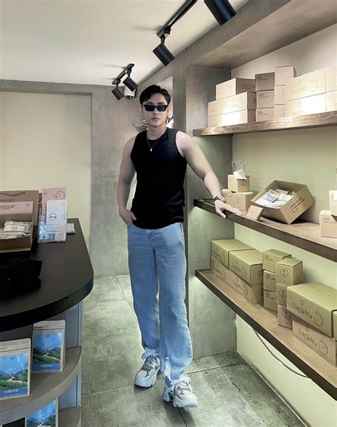 Trai Gym D Ng Ng I Gym Chu N P Trai Cao R O Ch I D M T Nh C M Sex Qu N L I V Traimodel