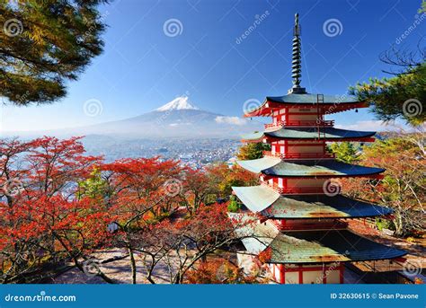 Mt Fuji In Autumn Stock Image Image Of Leaves Momiji 32630615