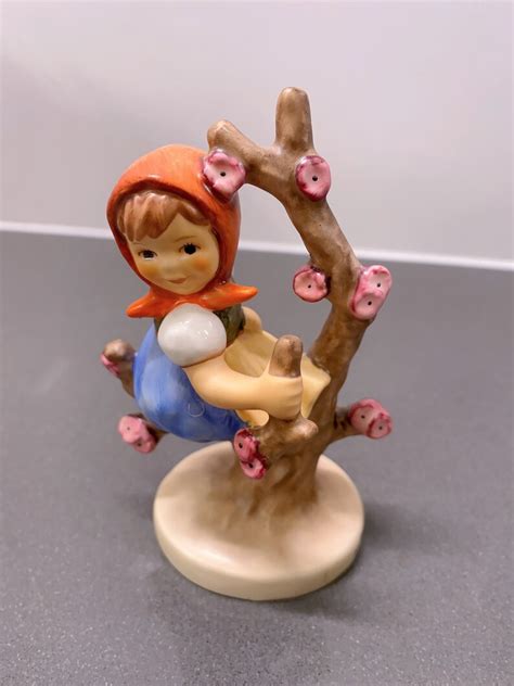 Hummel Goebel Apple Tree Girl 141 4 Tall Etsy