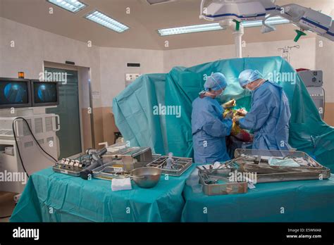 Trauma chirurgie Fotos und Bildmaterial in hoher Auflösung Alamy