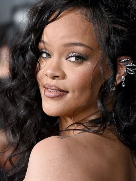 Rihanna lança primeira música após seis anos em homenagem a Chadwick