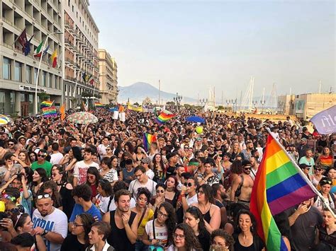 Napoli Pride il giugno sarà contro ogni forma di violenza e discriminazione Gay it