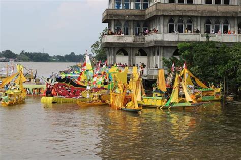 Dentumkan Meriam Padam Pelite Bupati Martin Rantan Inginkan Tradisi