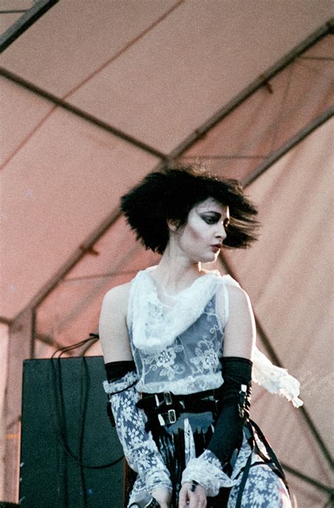 Siouxsie And The Banshees With Robert Smith In Stockholm 1983 2 Etsy Siouxsie Fashion