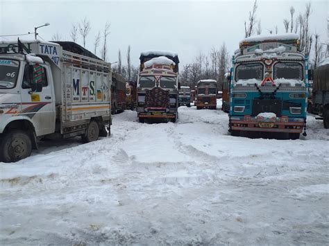 Srinagar Jammu Highway Partially Restored Stranded Vehicles Cleared