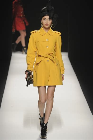 Moschino Milano - Collections Fall Winter 2012-13 - Shows - Vogue.it
