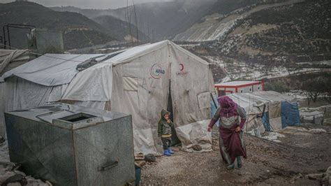 Suriye I Sava Dlib Deki Kamplarda Bebekler Donarak L Yor Medyascope