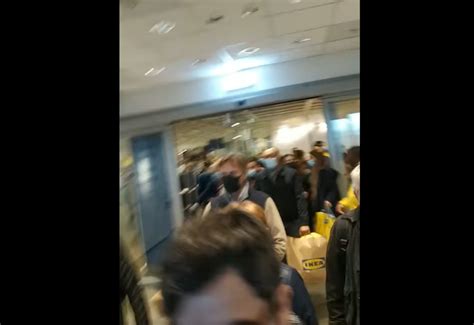 Ikea Corsico Mille Persone Evacuate Per Sostanza Irritante VIDEO