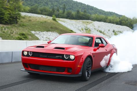 Dodge Challenger Hellcat Red Eye Engine