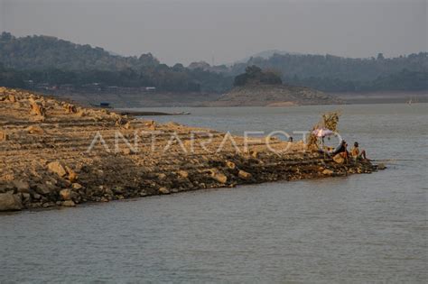 Debit Air Waduk Bili Bili Di Gowa Menyusut ANTARA Foto