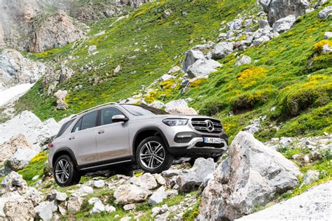 Gadget Packed 2019 Mercedes Benz Gle Suv Pushes High Tech Offroading