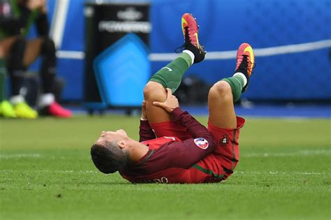 Cristiano ronaldo cae lesionado en la final de la Eurocopa Fútbol