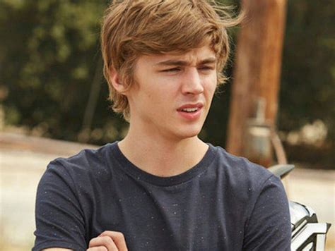 Miles Heizer Wiki 13 Reasons Why ‣ Amino