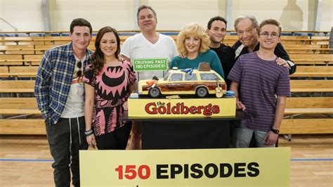 'The Goldbergs' Cast & Crew Celebrate 150 Episodes (PHOTOS)