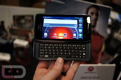 Quick First Look: DROID 4 by Motorola