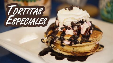 Tortitas De Fiesta Con Chocolate Chips Nubes Nata Y Sirope De