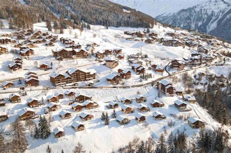 12 Best Ski Resorts by Train From the UK