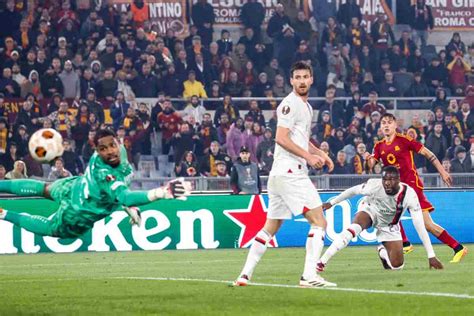 Roma il gol di Dybala al Milan è il più bello della stagione