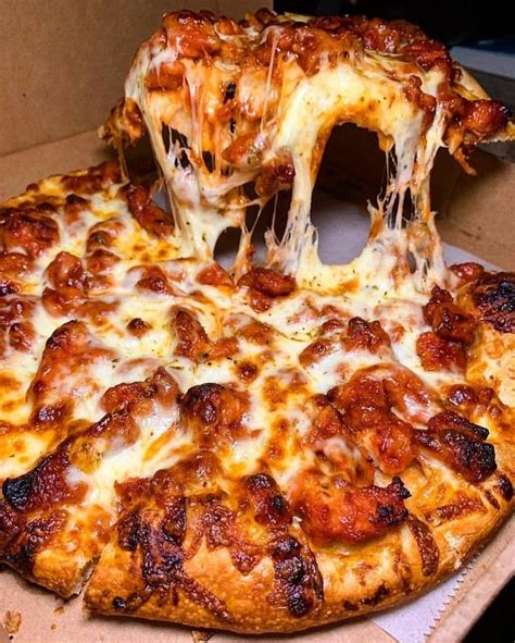 Cheesy Bbq Chicken Pizza Pizza Lovers Raise Your Hand Tag Your ️ Friends By Thelifoodie At